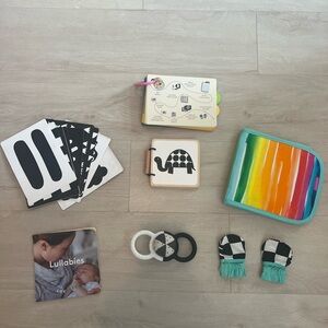 Lovevery The Looker Play Kit (0-12 weeks)